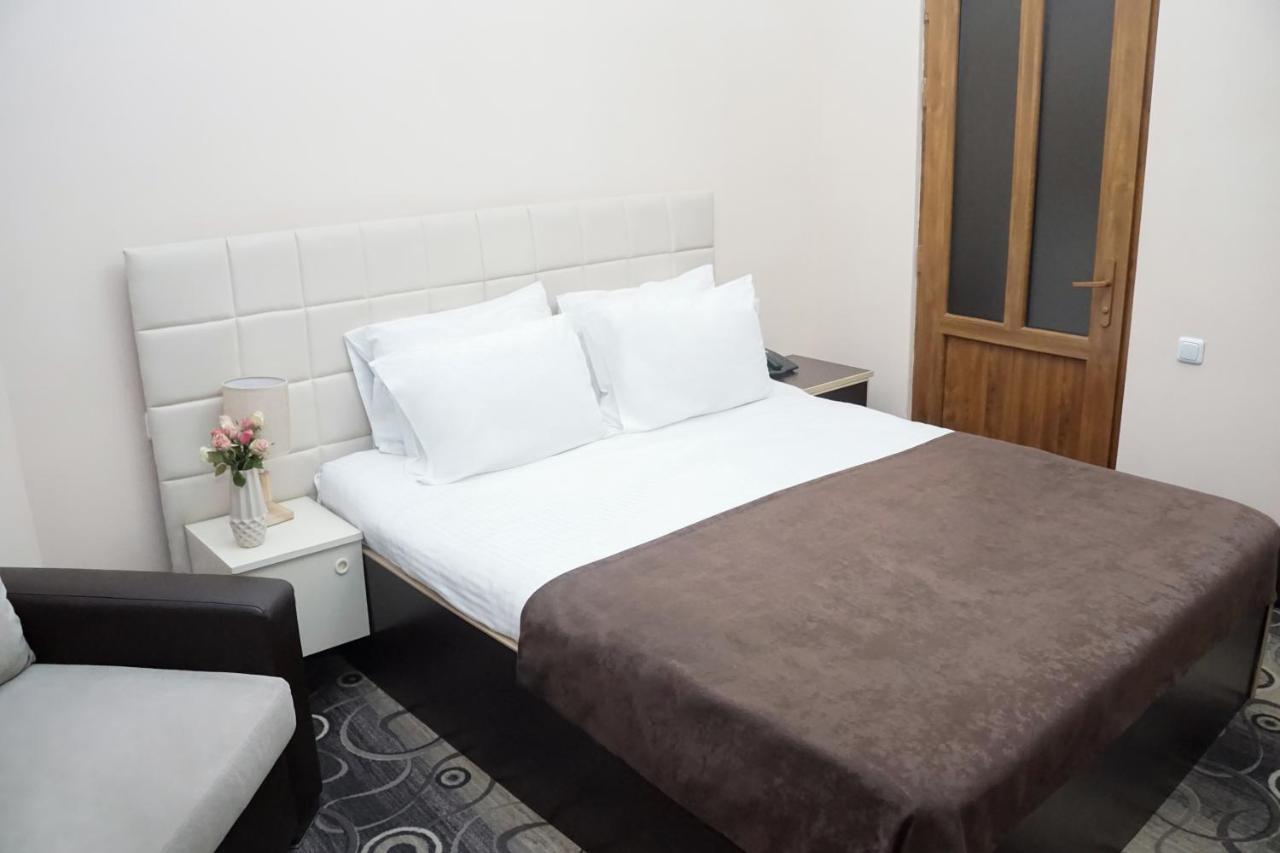 Nor Yerevan Hotel Bagian luar foto